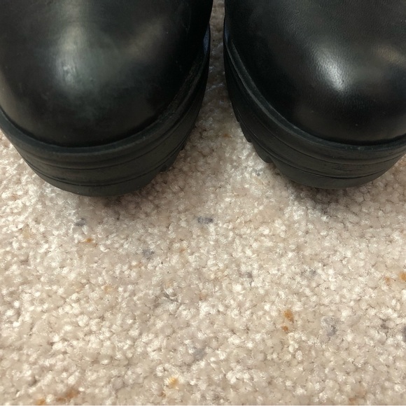 Guess Leather Boots - Picture 4 of 15